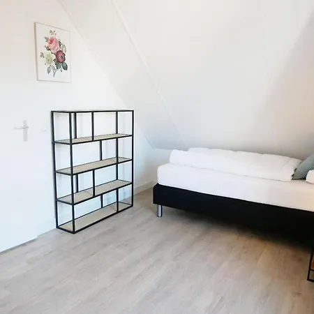 Met Sauna Op Recreatiepark De Wielen - 64 *