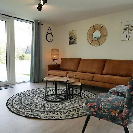 Met Sauna Op Recreatiepark De Wielen - 64 펜션