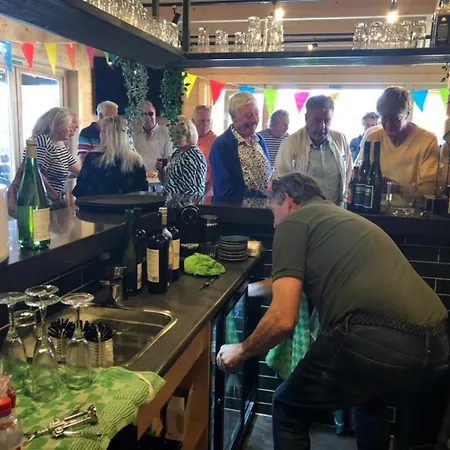 펜션 Met Sauna Op Recreatiepark De Wielen - 64 신트 마르턴